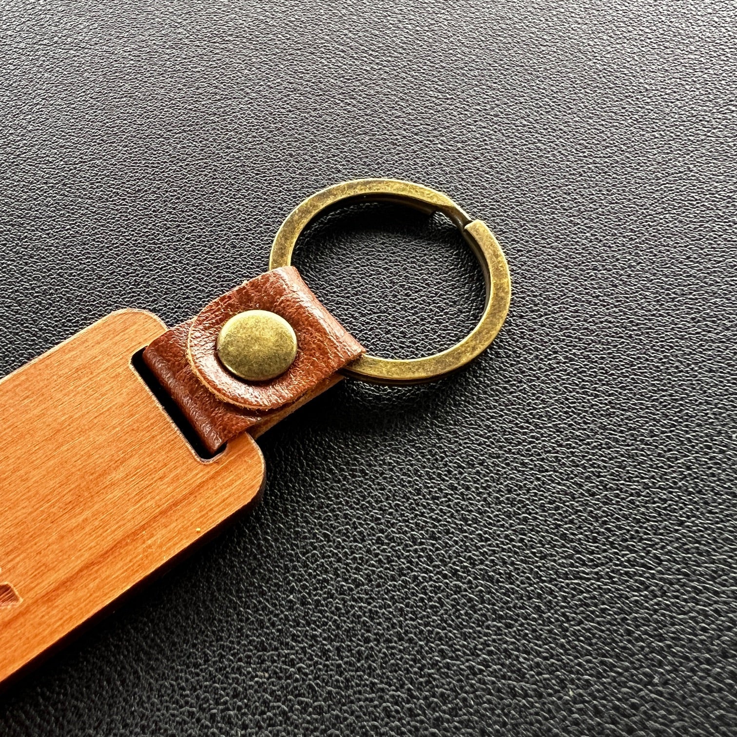 Wooden keychain with motif