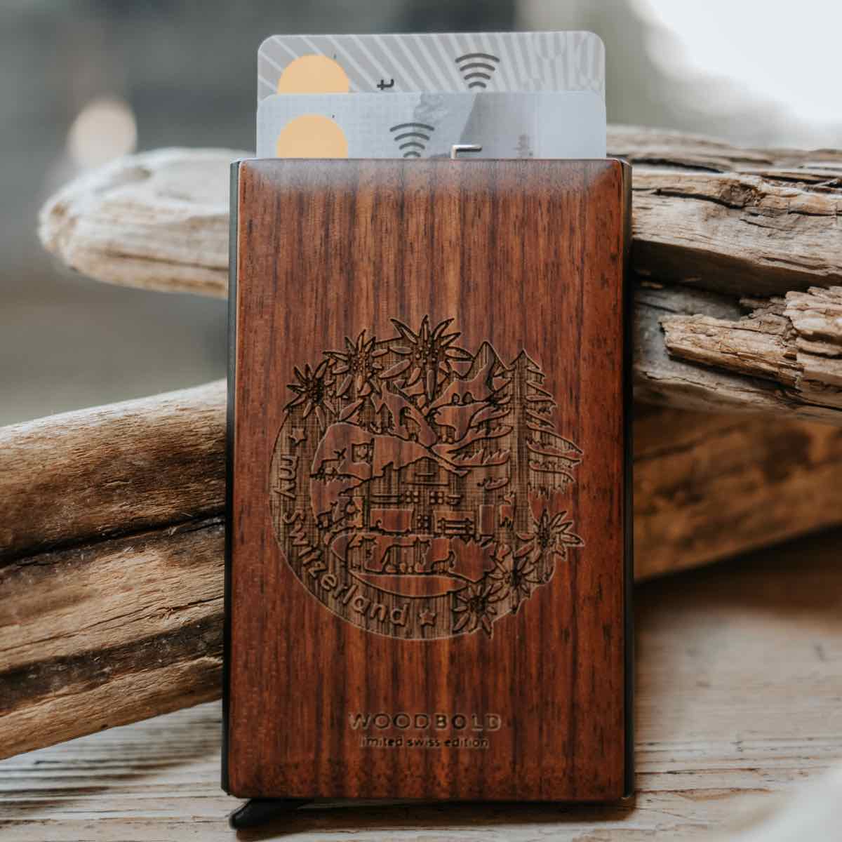 Cardholder Slide – Nuss Holz – My Switzerland