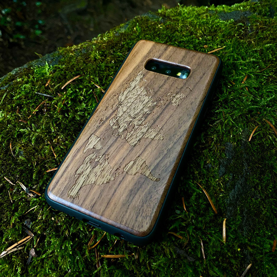 Walnut wood phone case for Samsung Galaxy A7 2018 - World