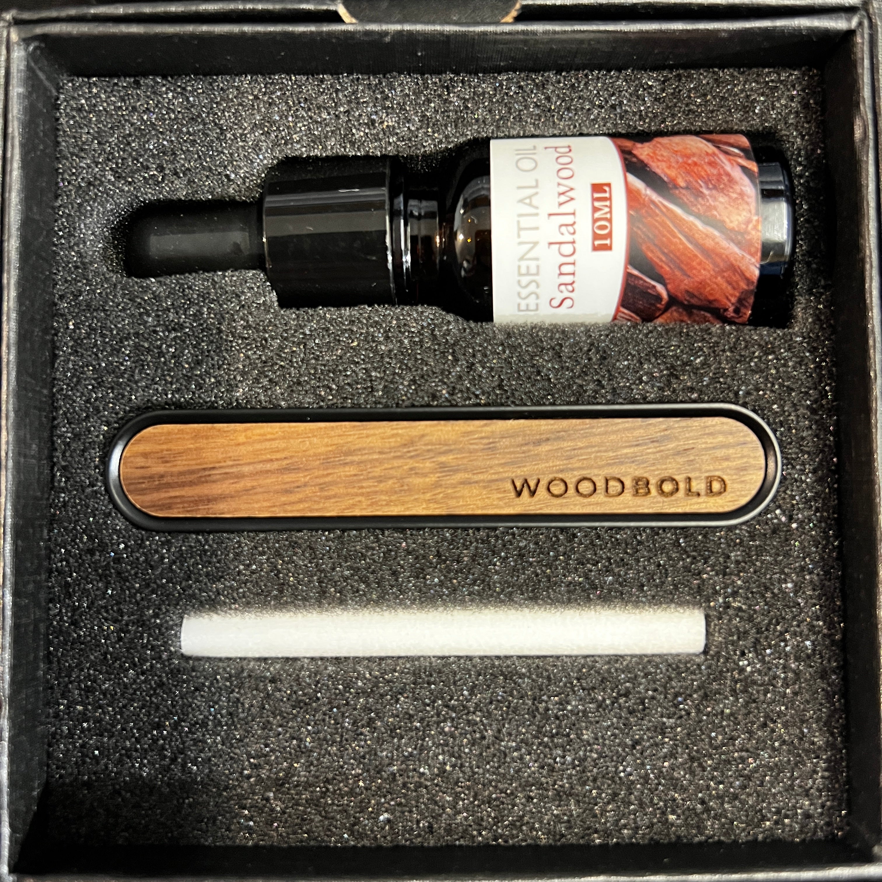 Autoduft aus Nussholz