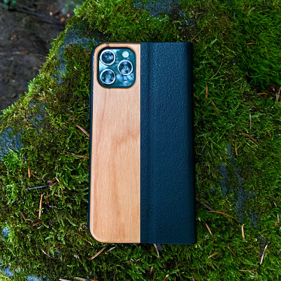 Kirschholz Klapphülle iPhone 13 Mini - Lebensblume